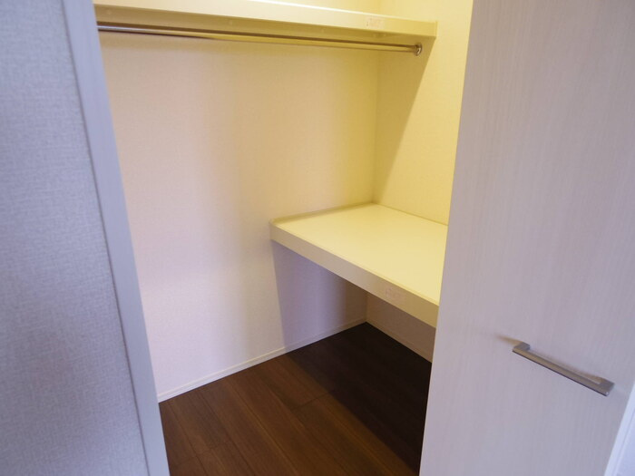 ゼピュロス学園の森 Kの収納|ウォークインクローゼット