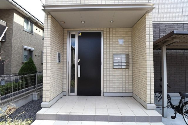 ゼピュロスみどりの C棟のエントランス|エントランス