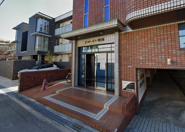 ピットイン稲葉のエントランス