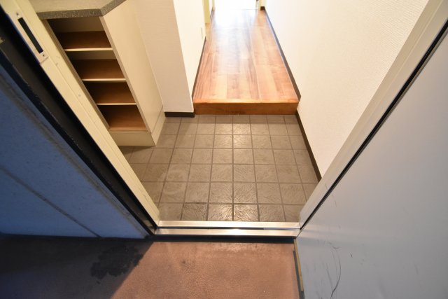 メロディーハイム夕陽丘の玄関