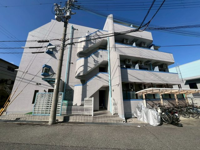 伊川谷マンションの外観