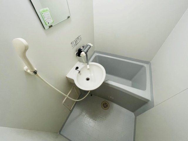 レオパレス霞南の浴室