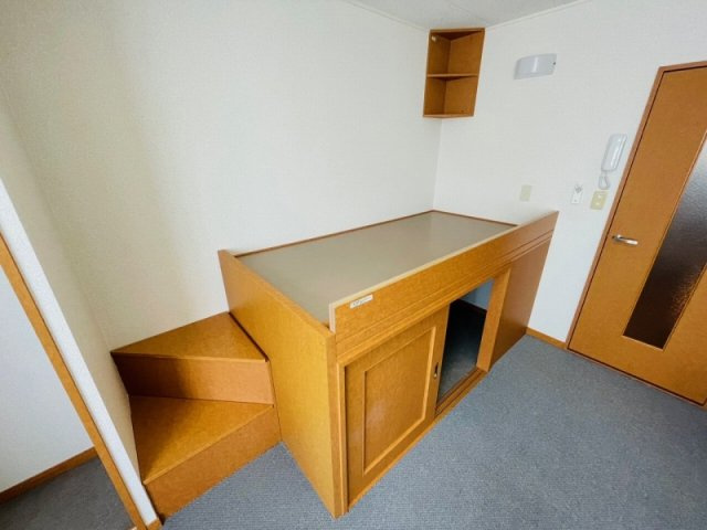 レオパレス新町のその他|備え付けベッド