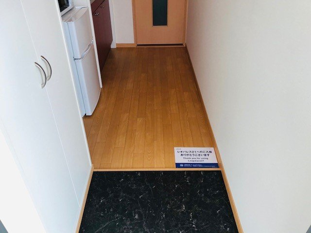 レオパレスルーチェ４の玄関