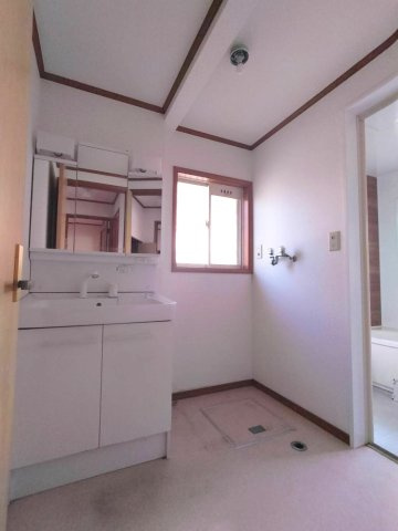 星和台2丁目貸家の洗面所