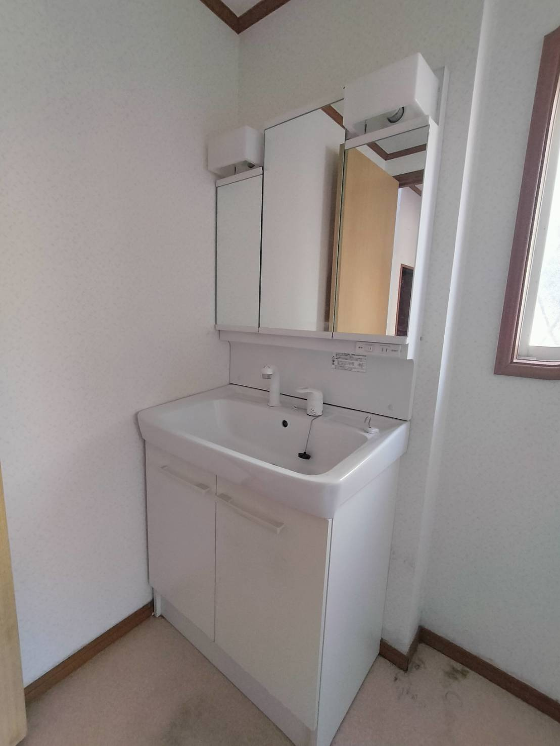 星和台2丁目貸家の独立洗面台