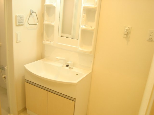 un jour B（アンジュールビー）の独立洗面台|洗面