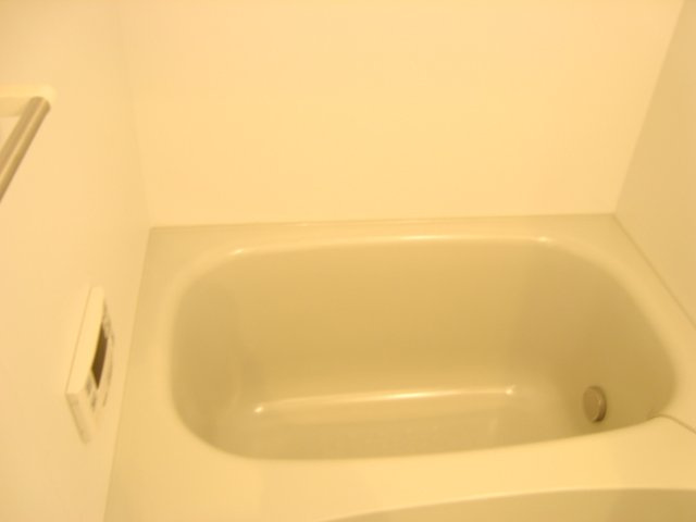 un jour B（アンジュールビー）の浴室|バス
