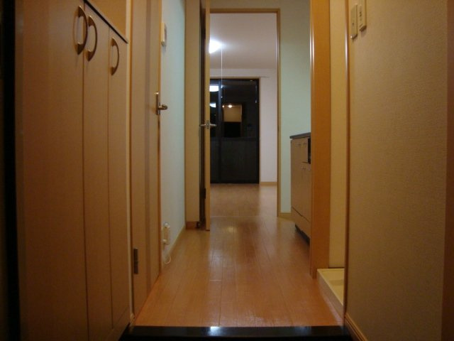 サウザンガーデンの玄関|廊下