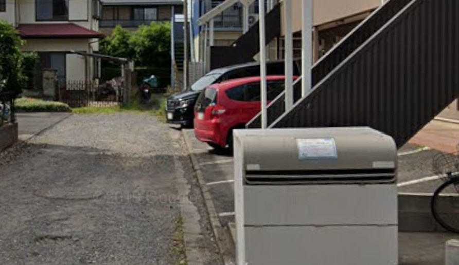 春日ホワイトコーポⅡの駐車場