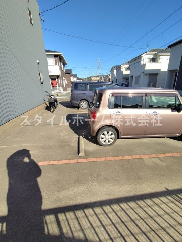 ミューズイン平尾の駐車場