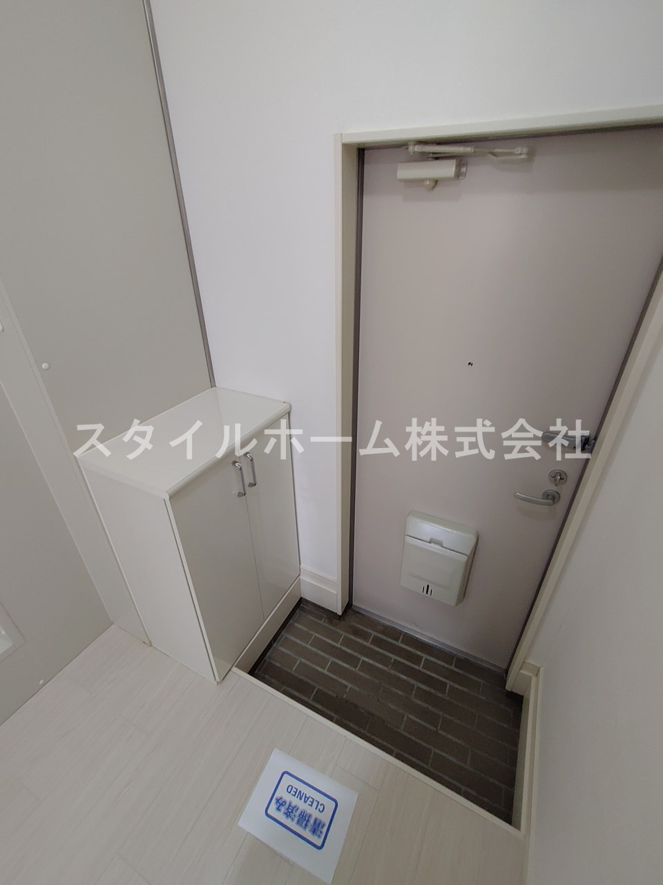 ミューズイン平尾の玄関|同建物内別部屋の写真です。