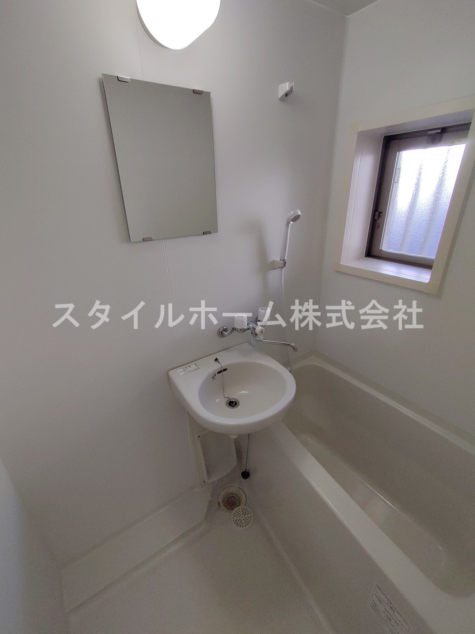 ミューズイン平尾の浴室|同建物内別部屋の写真です。