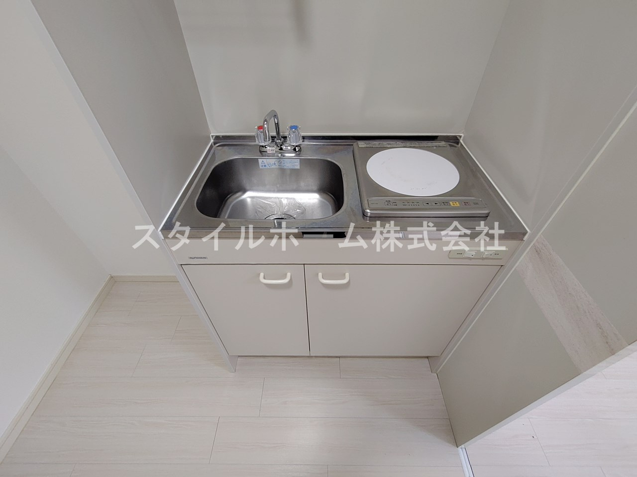 ミューズイン平尾のキッチン|同建物内別部屋の写真です。