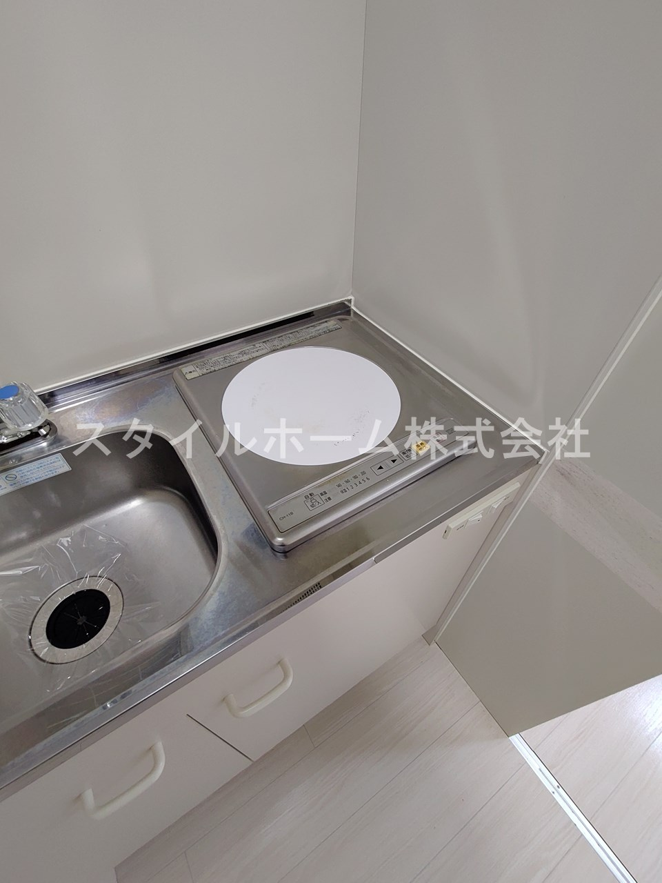 ミューズイン平尾のキッチン|同建物内別部屋の写真です。