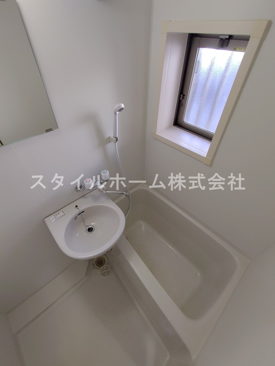 ミューズイン平尾の浴室|同建物内別部屋の写真です。