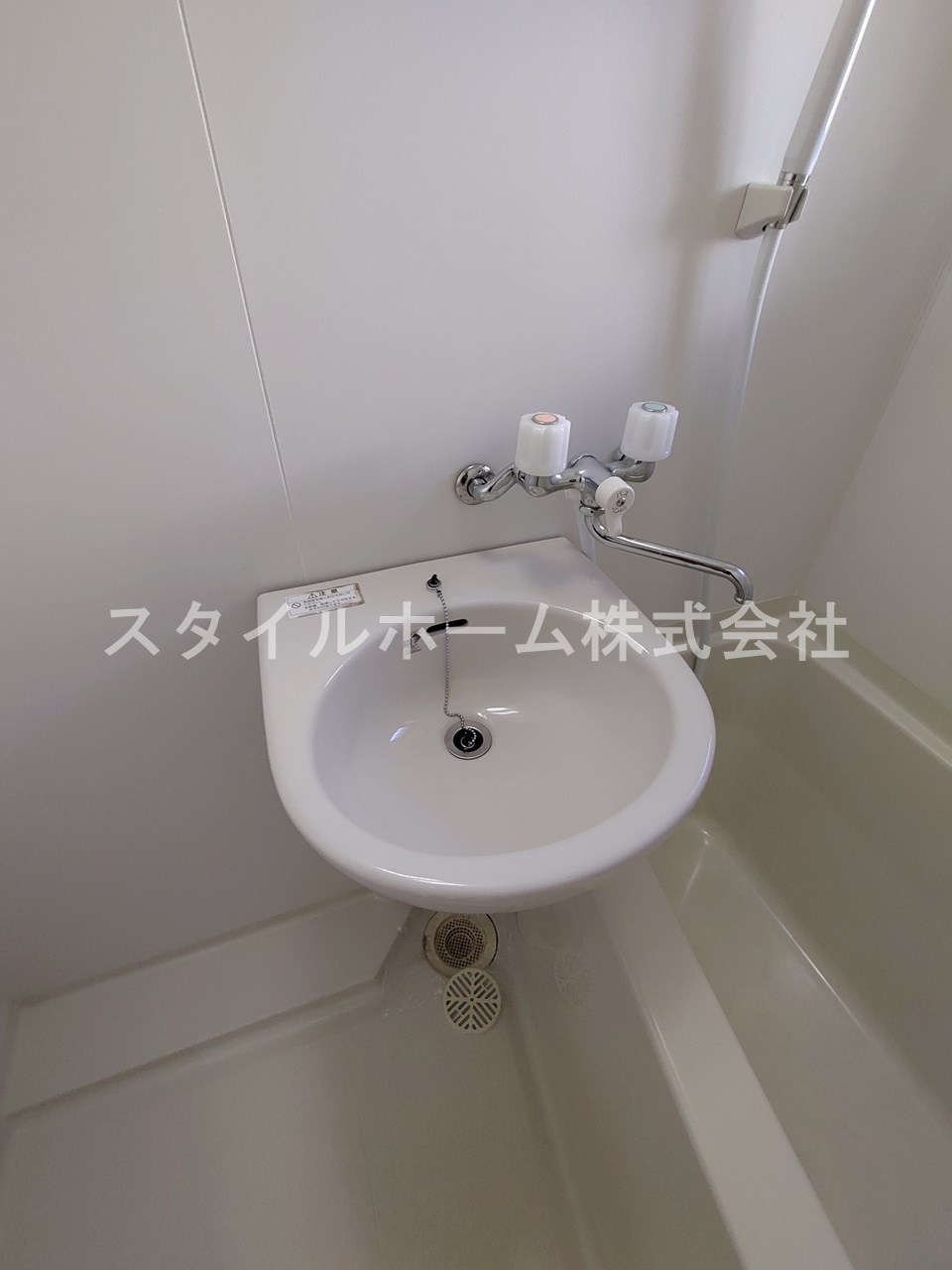 ミューズイン平尾の洗面所|同建物内別部屋の写真です。