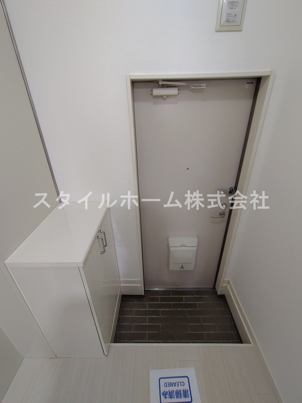ミューズイン平尾の玄関|同建物内別部屋の写真です。