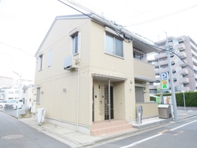 フルールのロビー|戸別玄関です☆