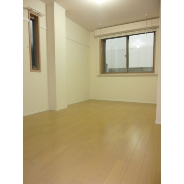 アルーエム千田の居間・リビング