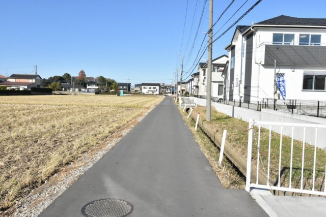 鴻巣市箕田富士山Ⅱ期全６区画の周辺|西側道路