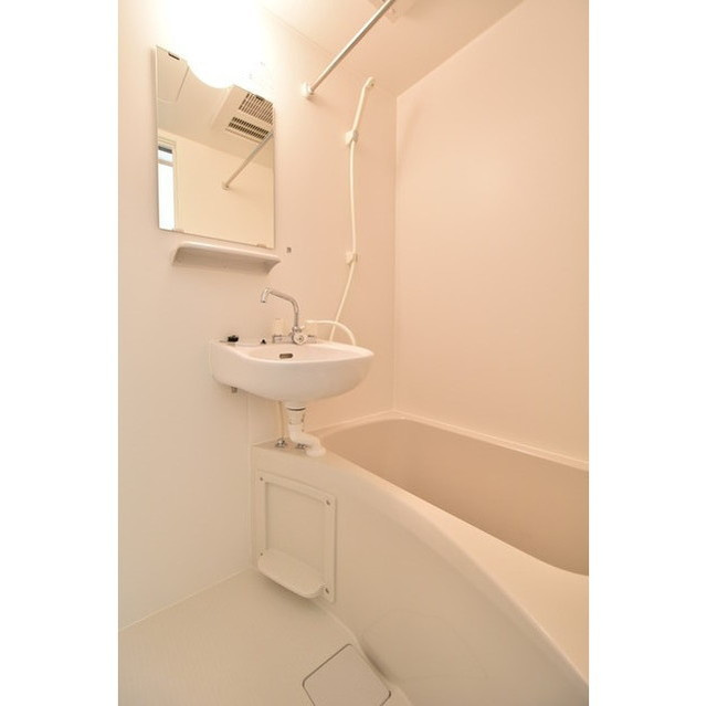 シャンテ綾瀬の浴室