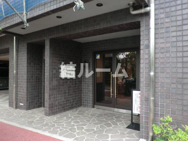 板橋区大谷口上町の賃貸マンションのエントランス