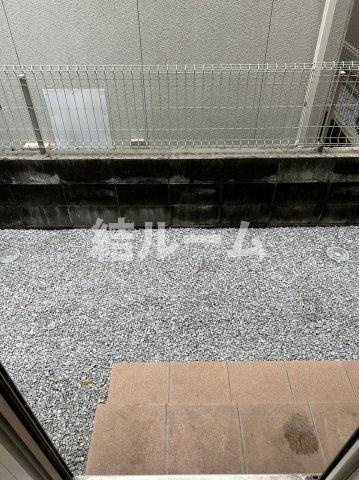 板橋区坂下１丁目のアパートの庭