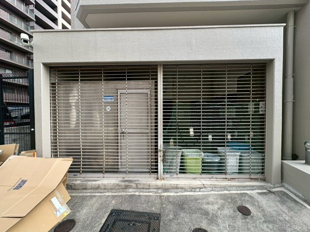 レック西長堀マンションのエントランス