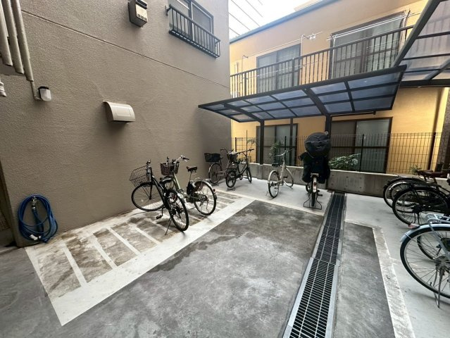 レック西長堀マンションの駐車場