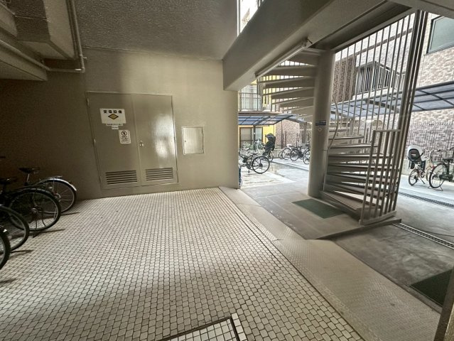 レック西長堀マンションのロビー