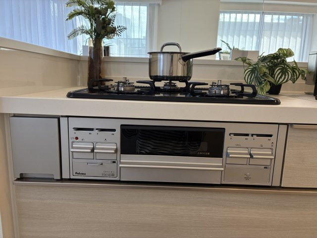 ウィライブ宮前平のキッチン|3口コンロ