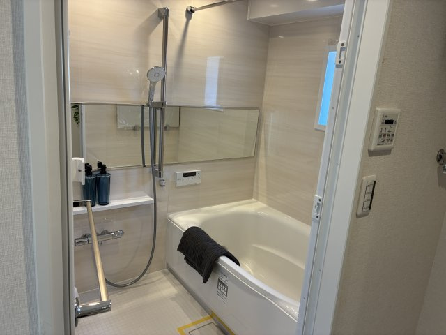 ウィライブ宮前平の浴室|窓付きのユニットバス