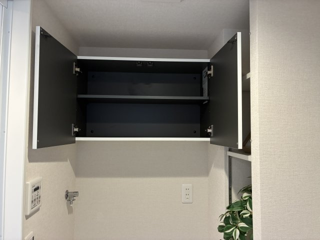 ウィライブ宮前平のランドリースペース|収納：上