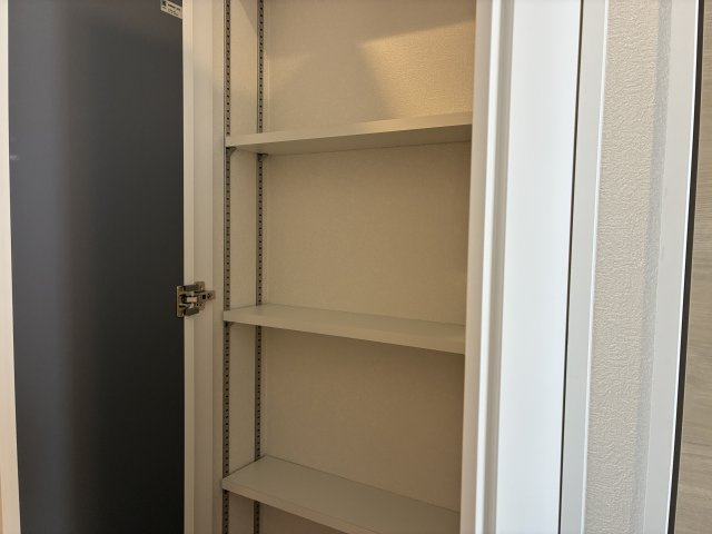 ウィライブ宮前平の収納|廊下収納②