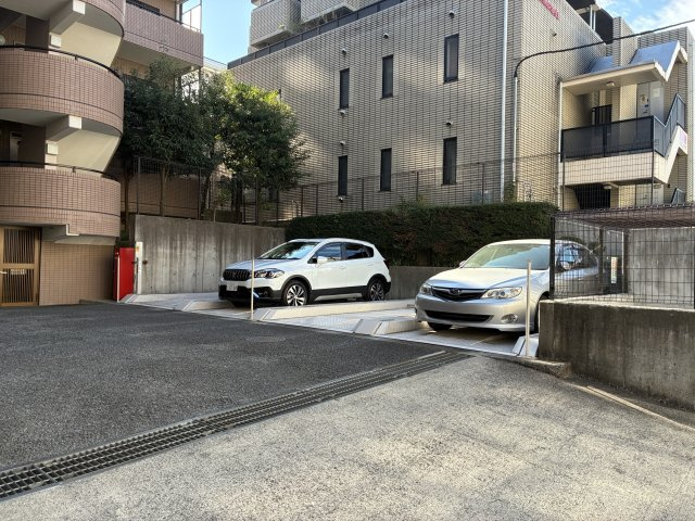ウィライブ宮前平の駐車場|敷地内駐車場