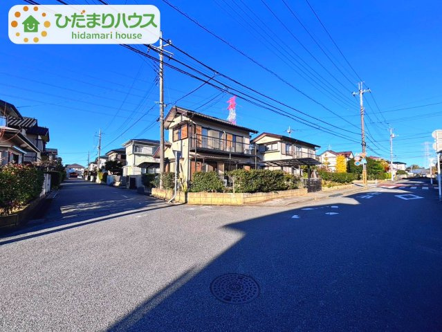 野田市三ツ堀　中古戸建　昭和59年築の前面道路含む現地写真|全面道路、歩道ともに十分な広さがあります♪