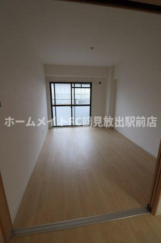 東大阪市稲田新町２丁目の賃貸マンションの洋室