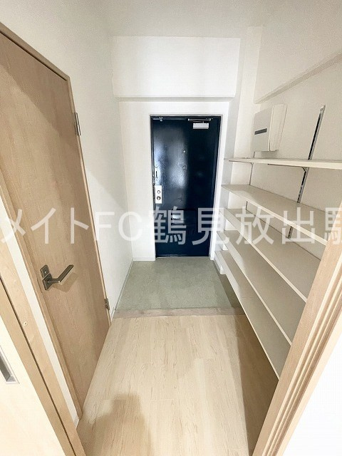 東大阪市稲田新町２丁目の賃貸マンションの玄関