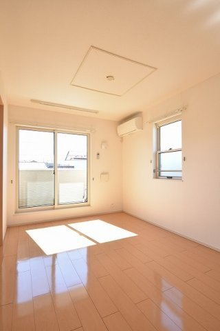 シェーネ・プラシードⅡの居間・リビング