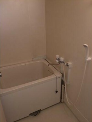 フォーブル上荻の浴室