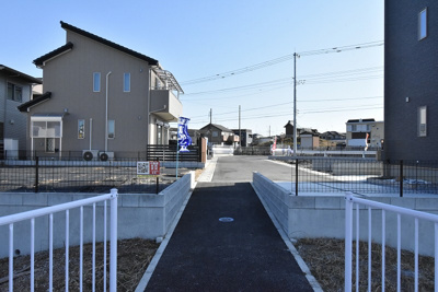 【周辺】 | 鴻巣市箕田富士山Ⅱ期全６区画 | 西側フットパスで車通りのない通路で西側４ｍに出られます。