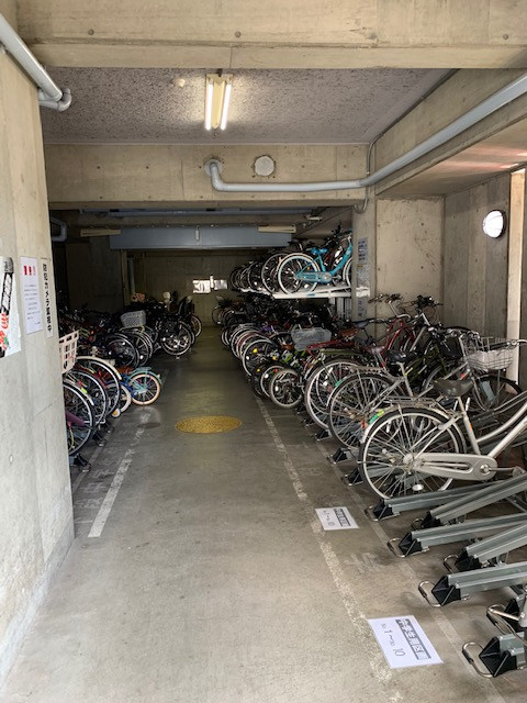 コスモ守山5番館の駐輪場
