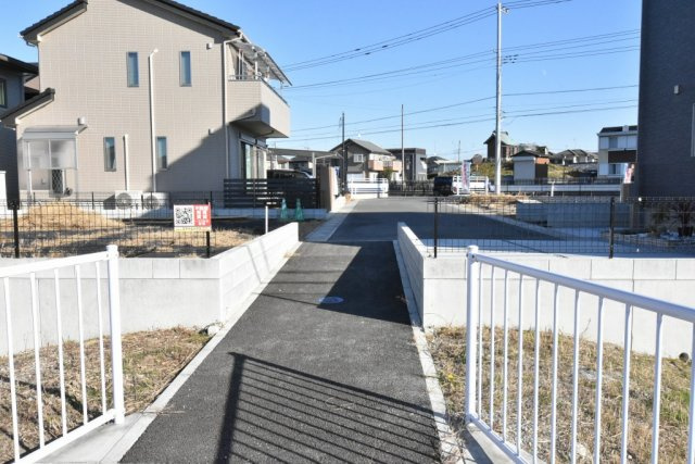 鴻巣市箕田富士山Ⅱ期全６区画の周辺|西側フットパスで車通りのない通路で西側４ｍに出れます。