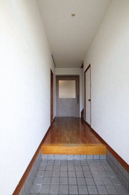 【玄関】 | 山中田町1丁目貸家