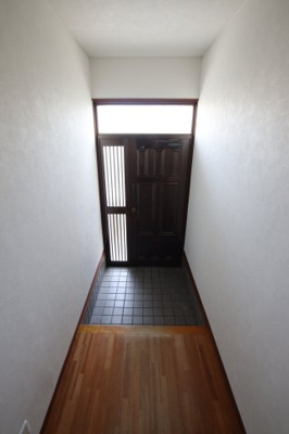 【玄関】 | 山中田町1丁目貸家