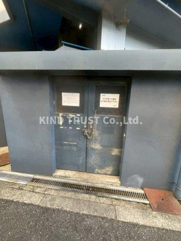 アパートメントKs福島の駐車場|駐車場に車を止められます
