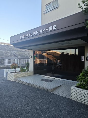 エンゼルハイムリバーサイド墨田のエントランス