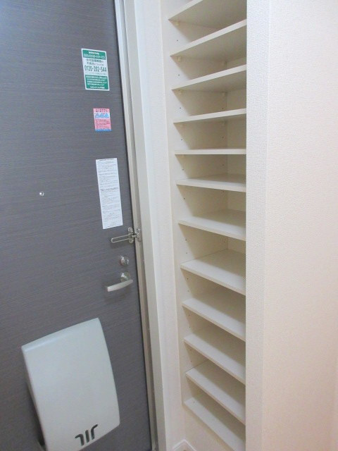 エル・シャルマンの玄関|玄関にはシューズボックスあり