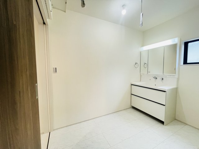 【脱衣所】 | 熊谷市末広第5  LiveleGarden.s　新築戸建　全2棟　2号棟